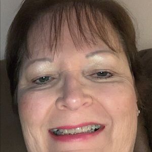 Meet your Posher, Debrah